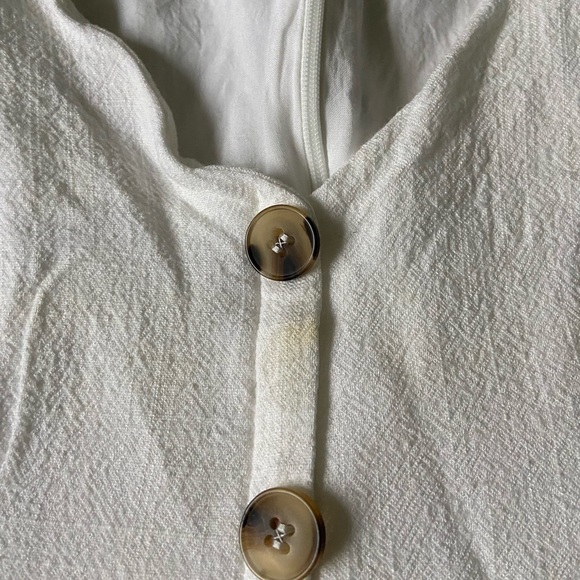 Papaya White Button-Down Blouse - Picture 3 of 4